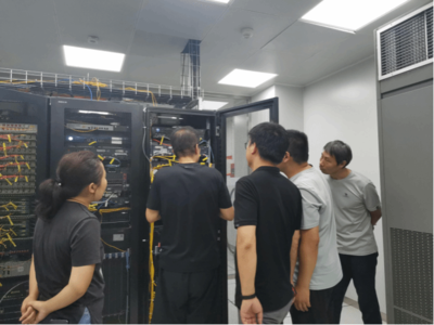 无惧困难连续奋战 全力以赴抢修校园受损网络和信息服务业务